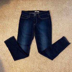 Women Levi’s 711 Skinny Jeans